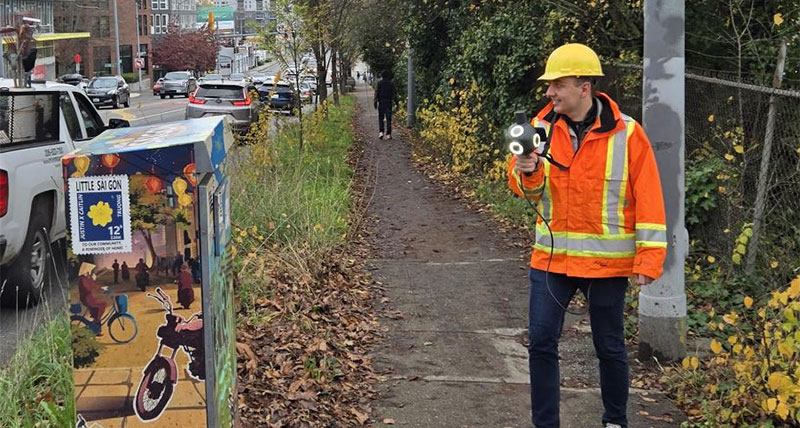 Handheld photogrammetry for field surveying with Looq AI qCam.